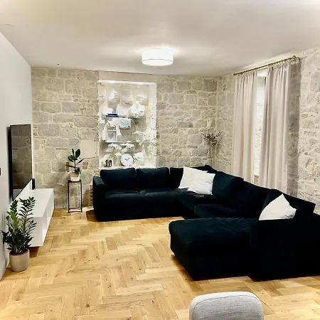 Adora Luxury