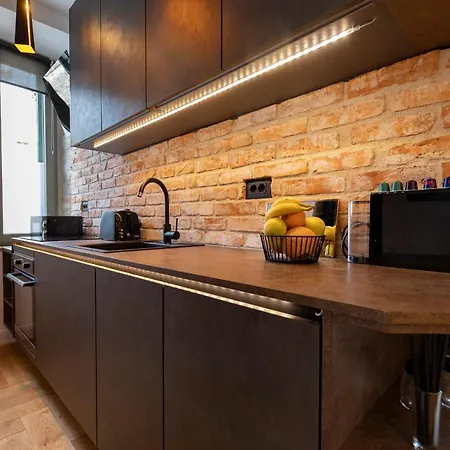 Adora Luxury * Split